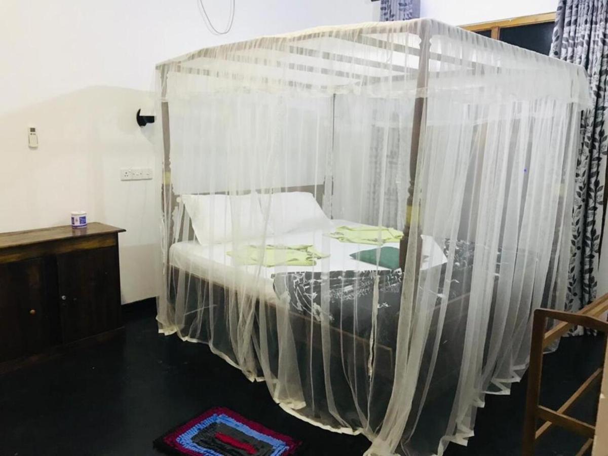 阿卡什别墅住宿加早餐旅馆 Talaramba 外观 照片